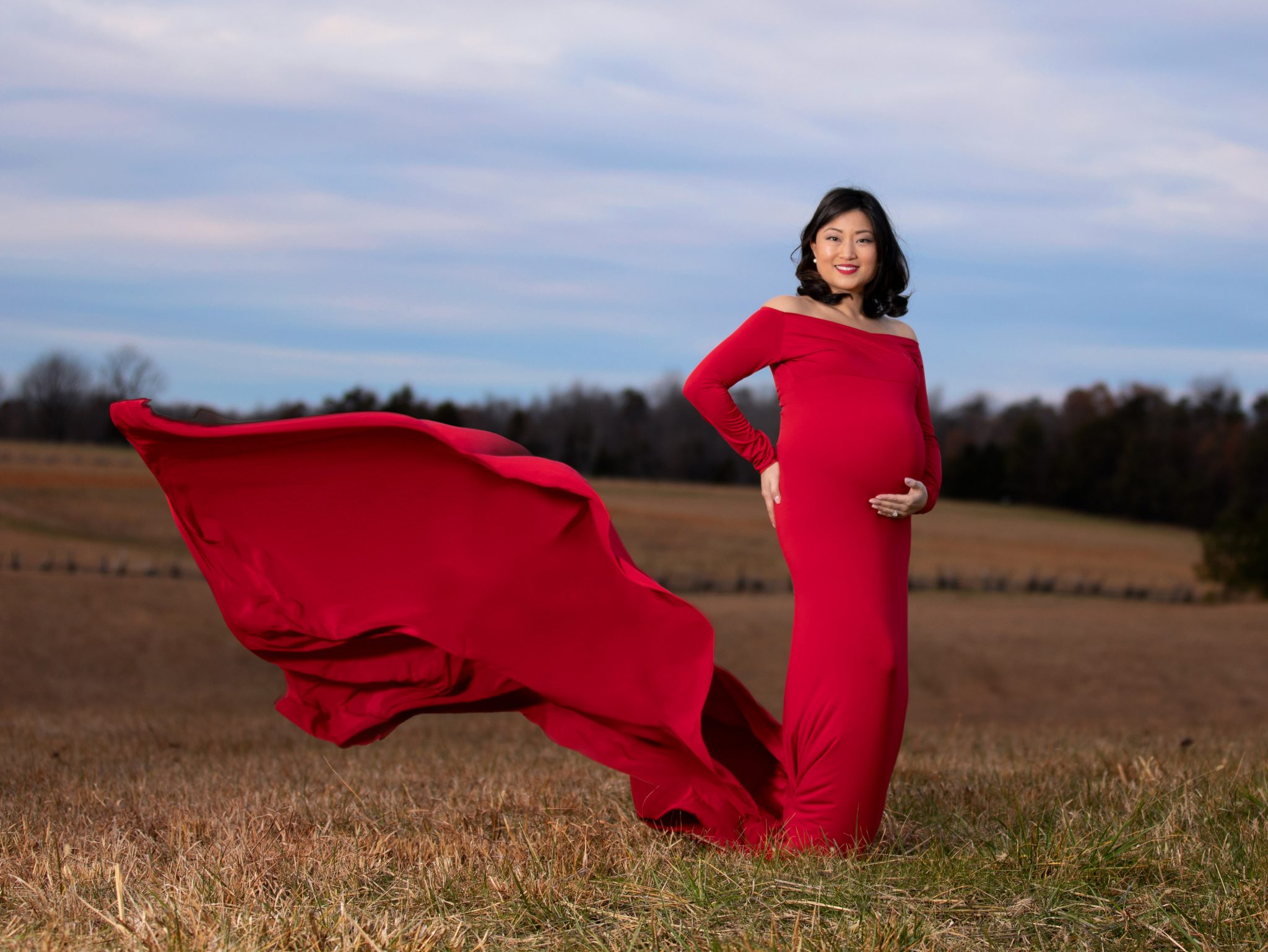 newborn and maternity photography in laurel, MD by a pregnancy photographer in Baltimore.