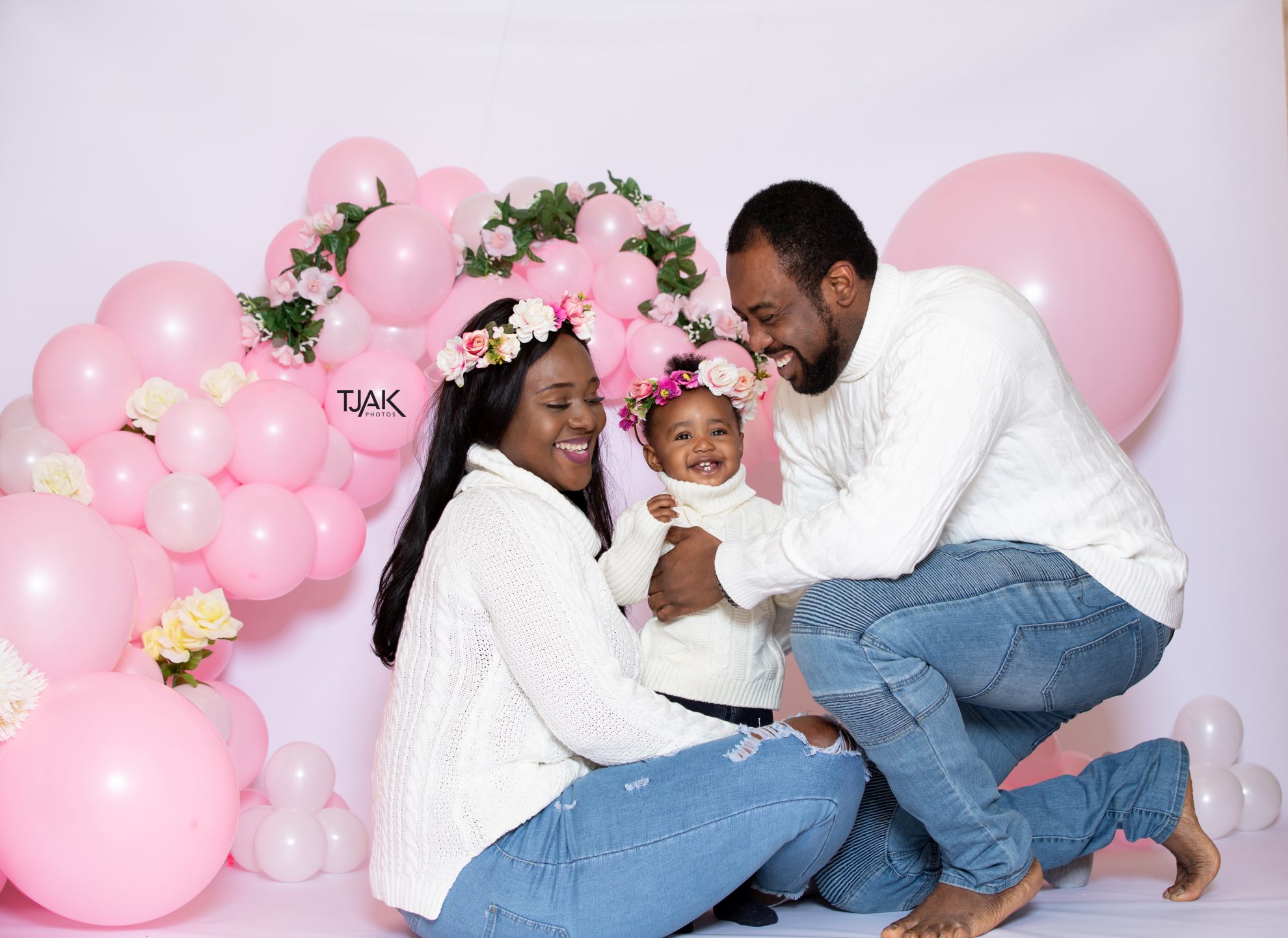 Newborn photographer, Maternity shoot Photographer, and Pregnancy photographer in Laurel, MD, Baltimore, and Washington, D.C.